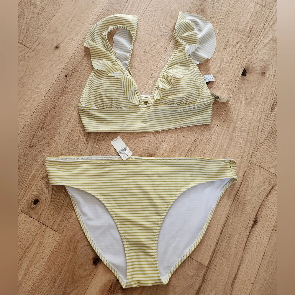 Aerie Green Ruffled Medoum Too and Bottoms Large Striped Bikini Set New WithTag